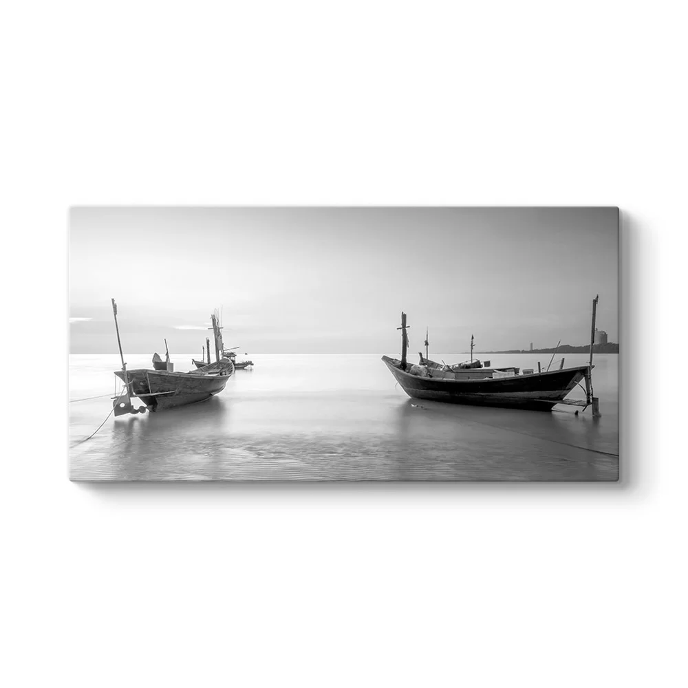 Siyah Beyaz Balıkçı Tekneleri - Model 5